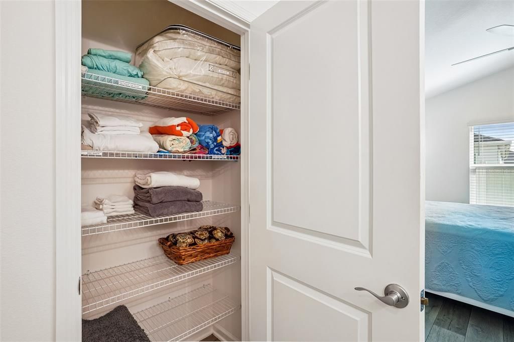 For Sale: $375,000 (2 beds, 2 baths, 1295 Square Feet)