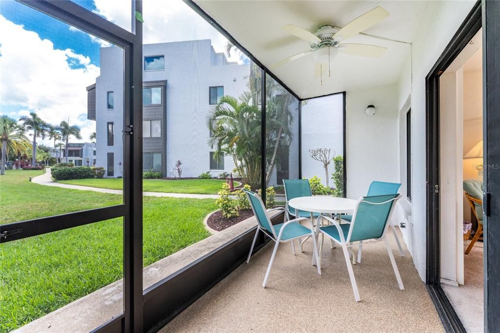 For Sale: $435,000 (2 beds, 2 baths, 1185 Square Feet)