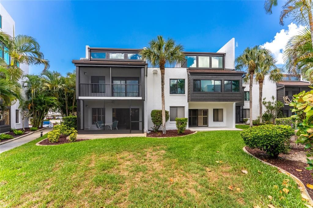 For Sale: $435,000 (2 beds, 2 baths, 1185 Square Feet)