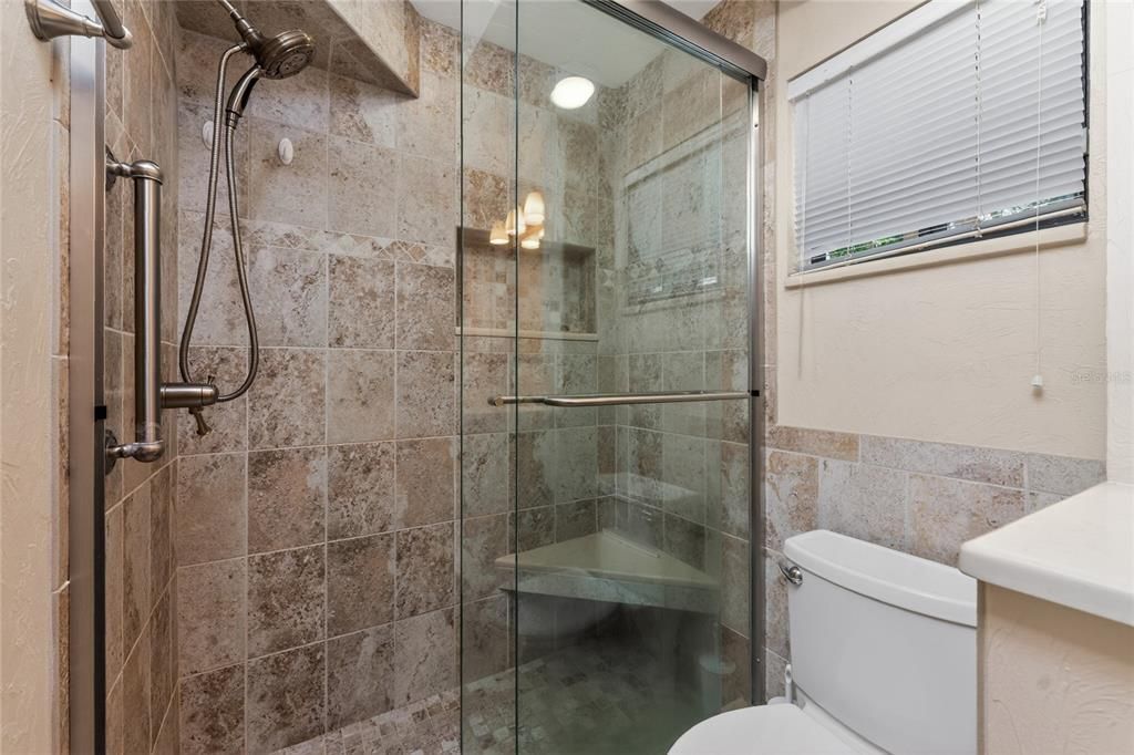 For Sale: $435,000 (2 beds, 2 baths, 1185 Square Feet)