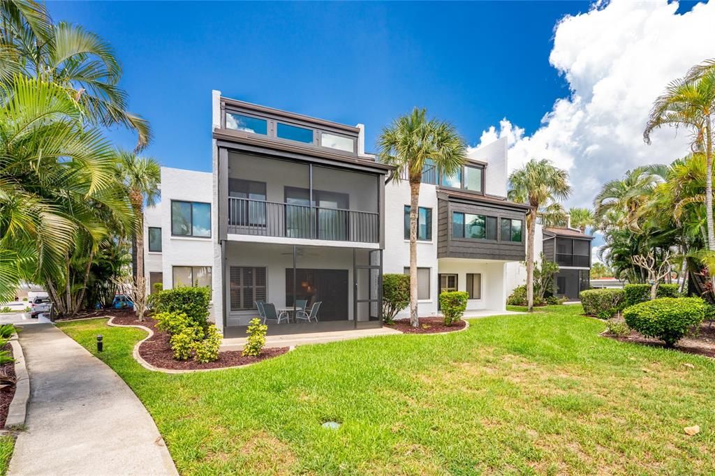 For Sale: $435,000 (2 beds, 2 baths, 1185 Square Feet)