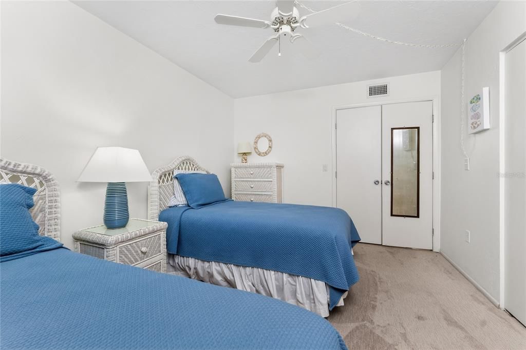 For Sale: $435,000 (2 beds, 2 baths, 1185 Square Feet)