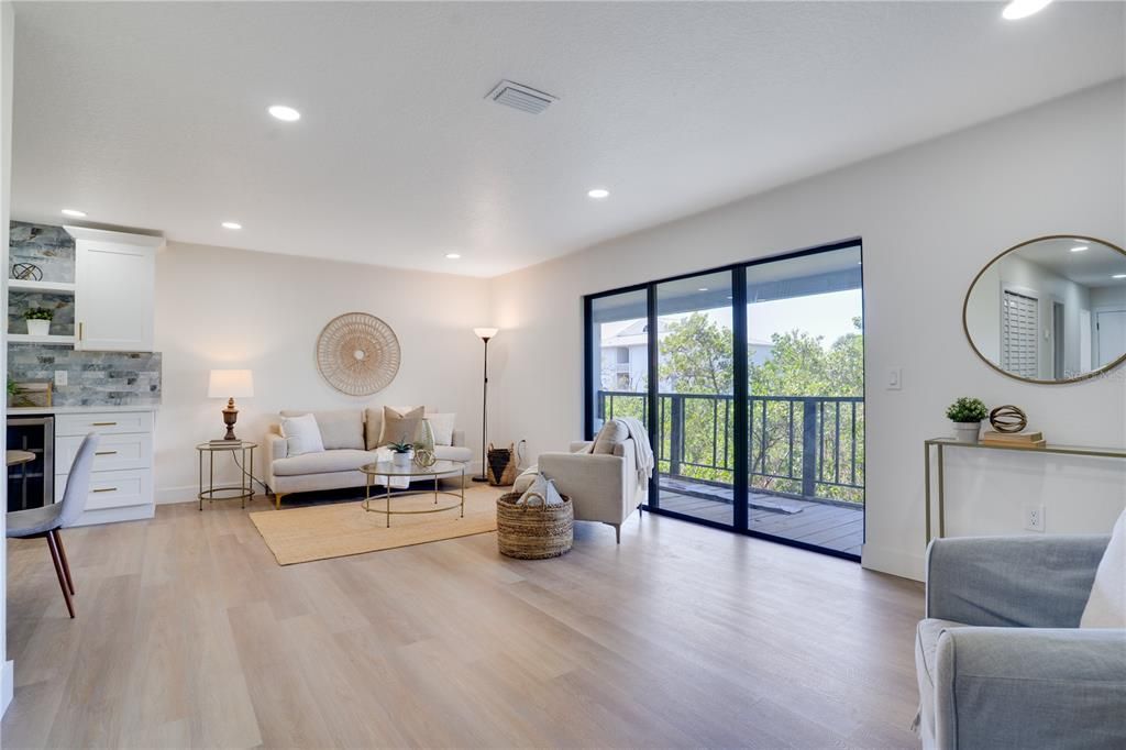For Sale: $499,000 (2 beds, 2 baths, 1225 Square Feet)