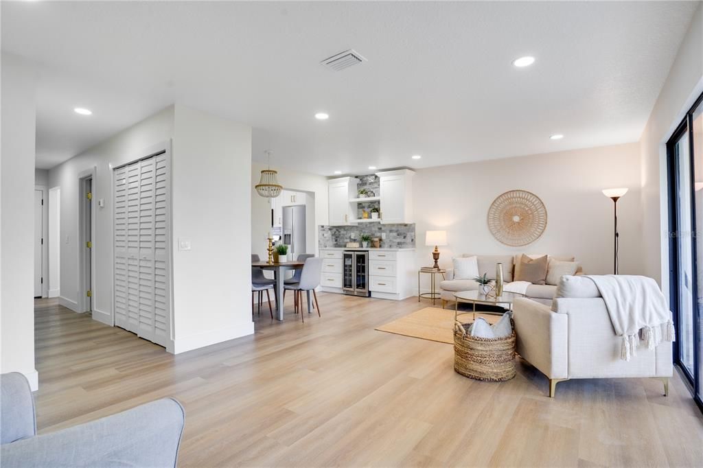 For Sale: $499,000 (2 beds, 2 baths, 1225 Square Feet)