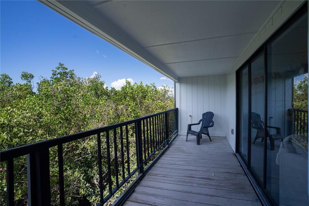 For Sale: $499,000 (2 beds, 2 baths, 1225 Square Feet)