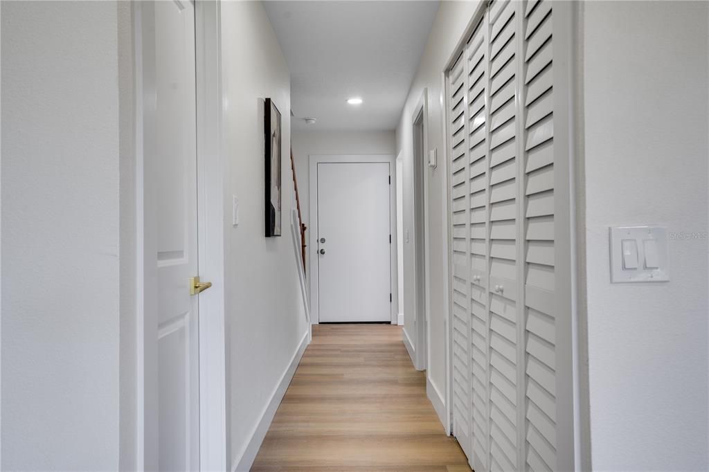 For Sale: $499,000 (2 beds, 2 baths, 1225 Square Feet)