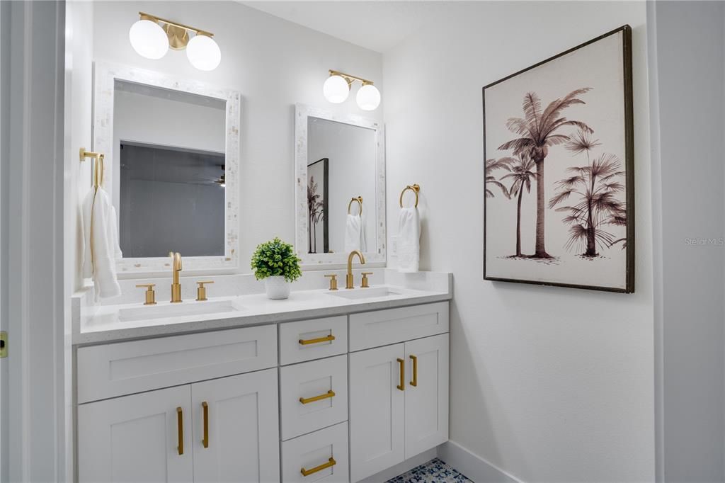 For Sale: $499,000 (2 beds, 2 baths, 1225 Square Feet)