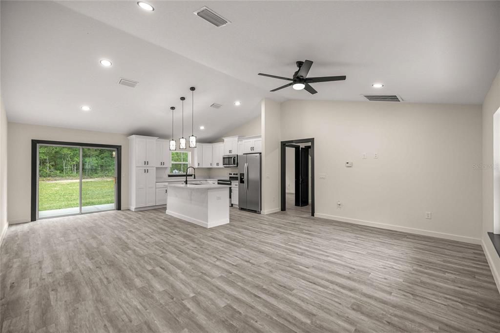 For Sale: $283,800 (3 beds, 2 baths, 1435 Square Feet)