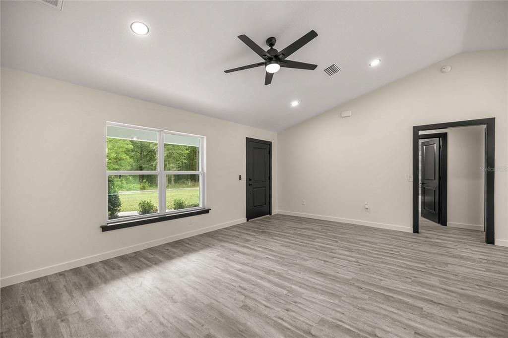 For Sale: $283,800 (3 beds, 2 baths, 1435 Square Feet)