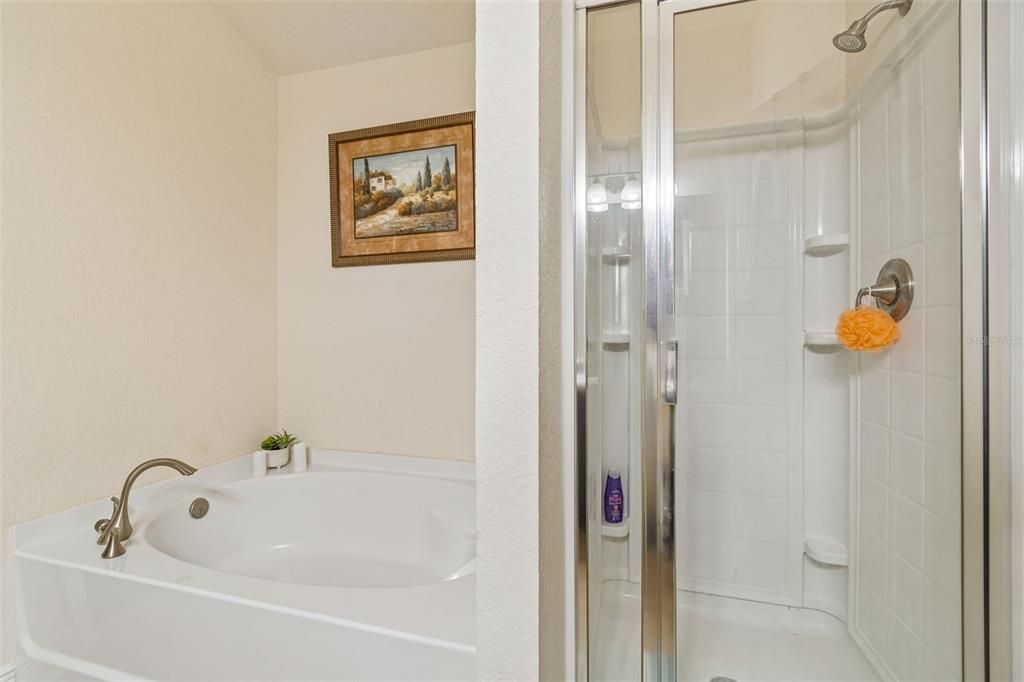 For Sale: $279,900 (3 beds, 2 baths, 1462 Square Feet)
