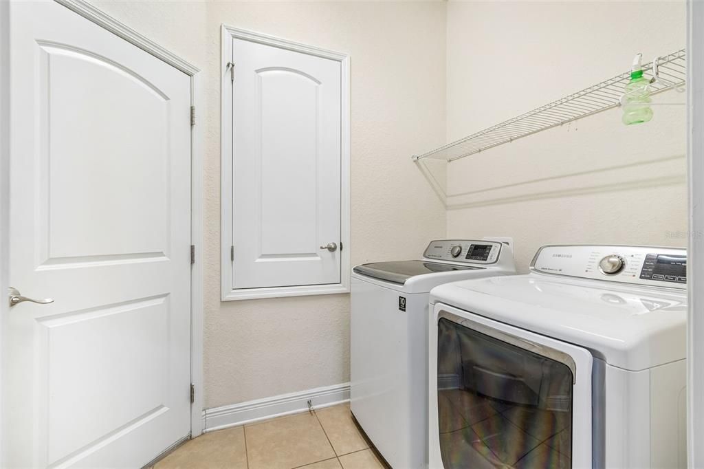 For Sale: $279,900 (3 beds, 2 baths, 1462 Square Feet)