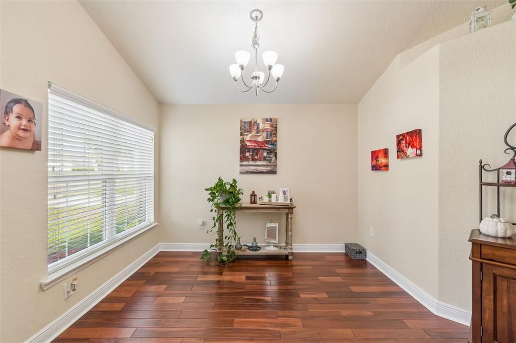 For Sale: $279,900 (3 beds, 2 baths, 1462 Square Feet)