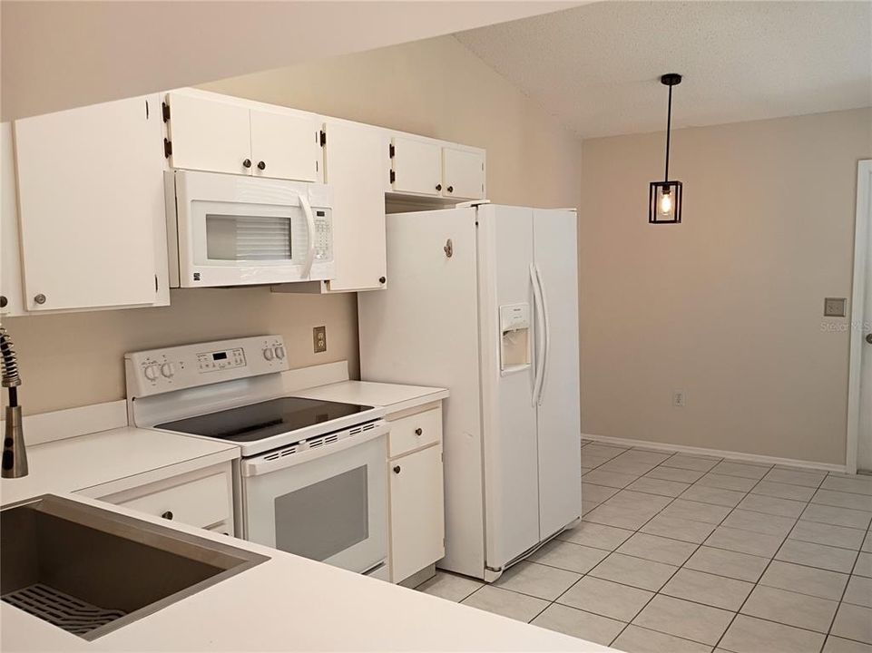 For Rent: $2,200 (2 beds, 2 baths, 1000 Square Feet)