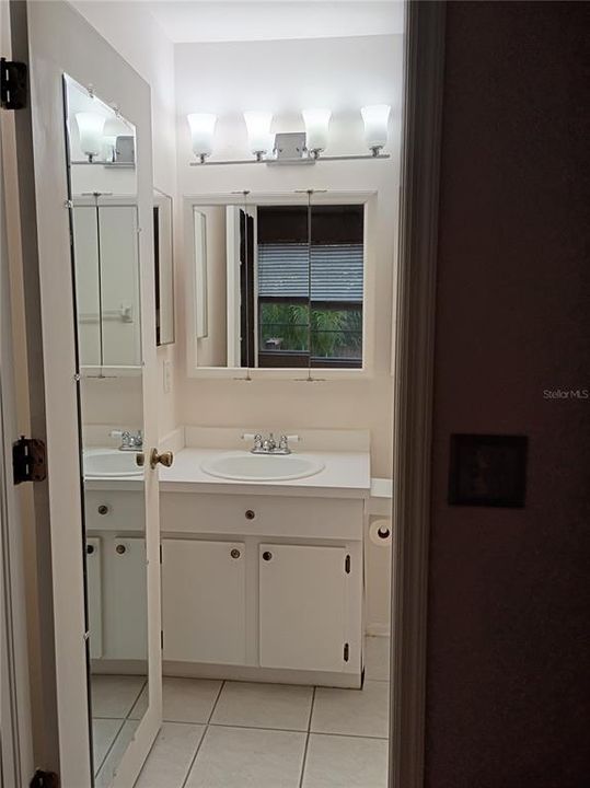 For Rent: $2,200 (2 beds, 2 baths, 1000 Square Feet)