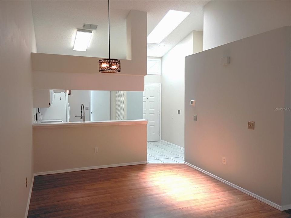 For Rent: $2,200 (2 beds, 2 baths, 1000 Square Feet)