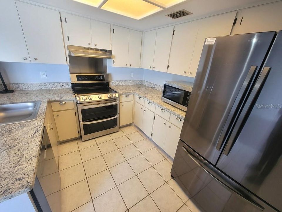 En Renta: $1,550 (2 camas, 2 baños, 1000 Pies cuadrados)