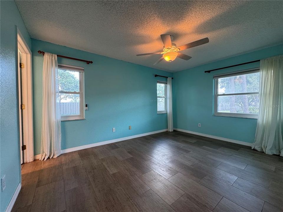 For Sale: $189,000 (2 beds, 2 baths, 1020 Square Feet)