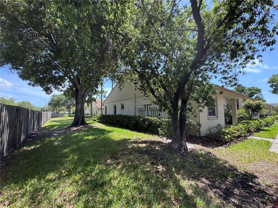 For Sale: $189,000 (2 beds, 2 baths, 1020 Square Feet)