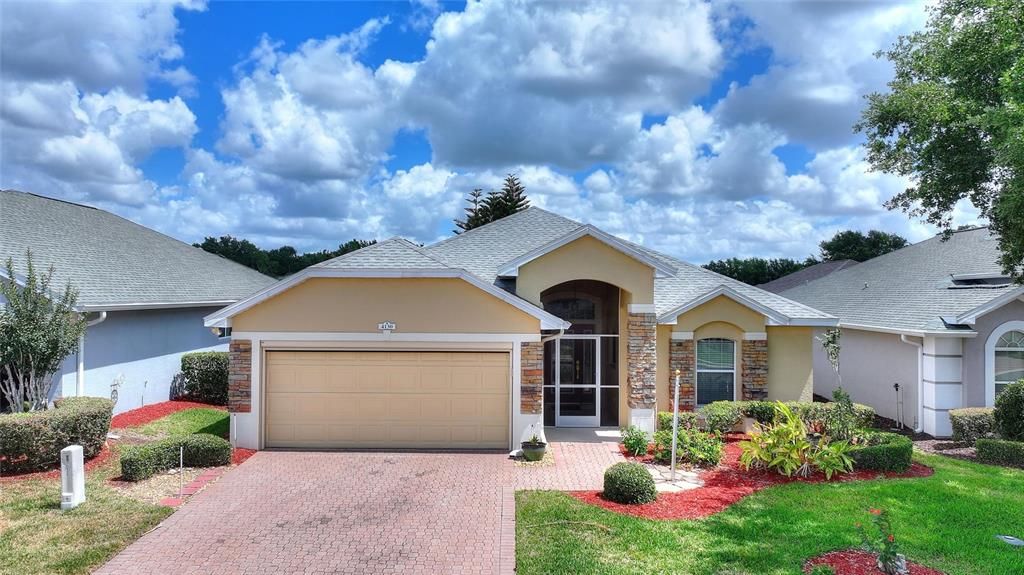 En Venta: $309,900 (2 camas, 2 baños, 1819 Pies cuadrados)