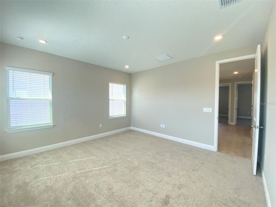 For Rent: $3,150 (4 beds, 3 baths, 2088 Square Feet)