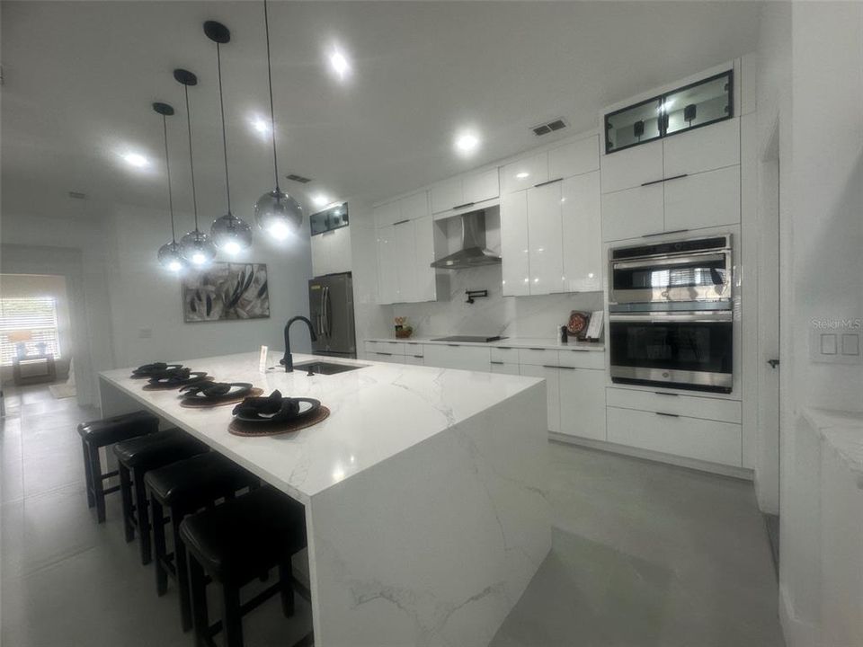 На продажу: $569,000 (4 спален, 2 ванн, 1768 Квадратных фут)