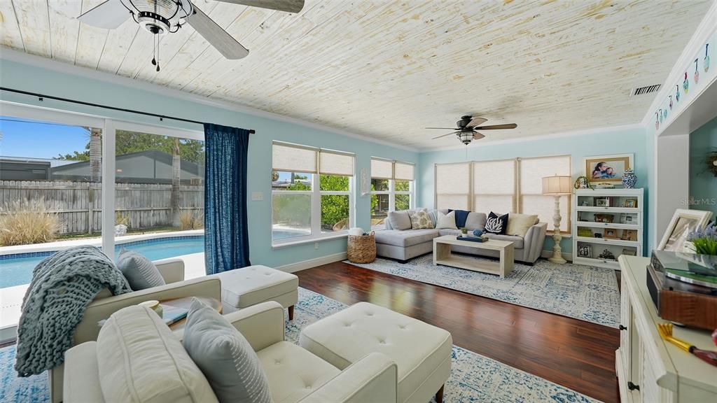 Active With Contract: $825,000 (3 beds, 3 baths, 2123 Square Feet)