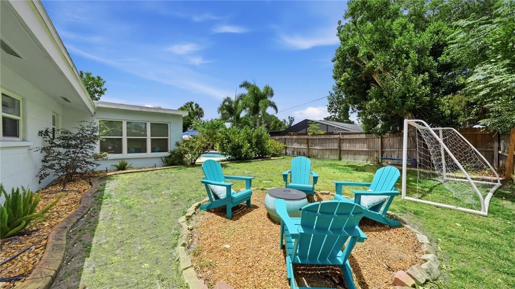 Active With Contract: $825,000 (3 beds, 3 baths, 2123 Square Feet)