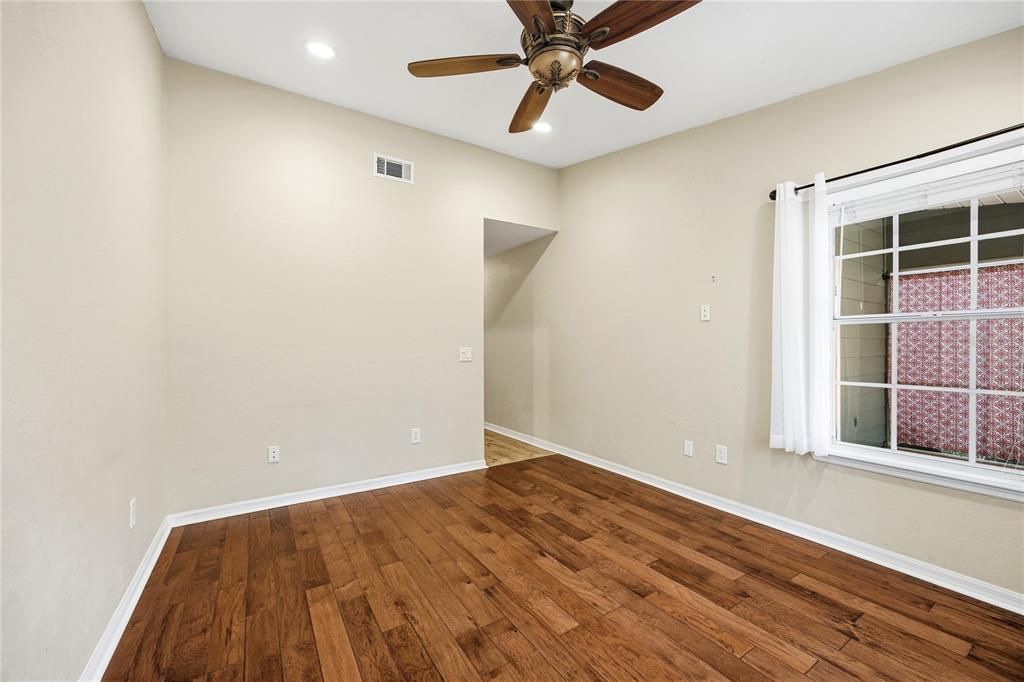 Active With Contract: $242,000 (2 beds, 2 baths, 1102 Square Feet)