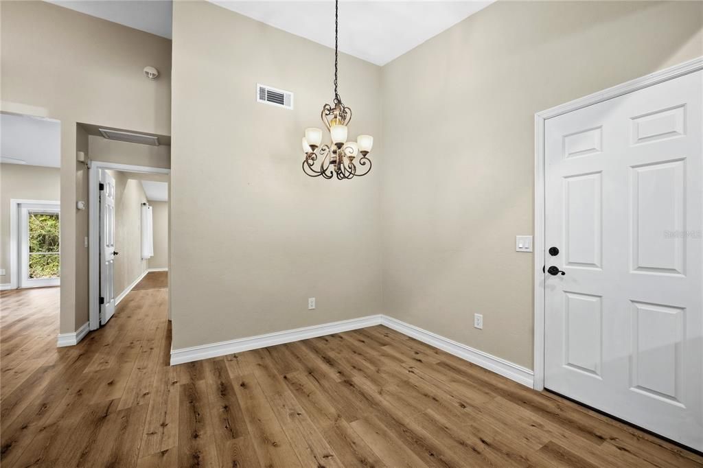 Active With Contract: $242,000 (2 beds, 2 baths, 1102 Square Feet)