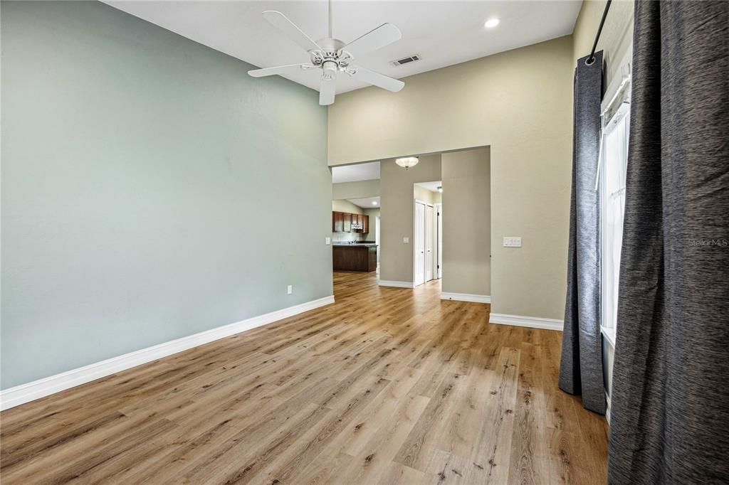 Active With Contract: $242,000 (2 beds, 2 baths, 1102 Square Feet)