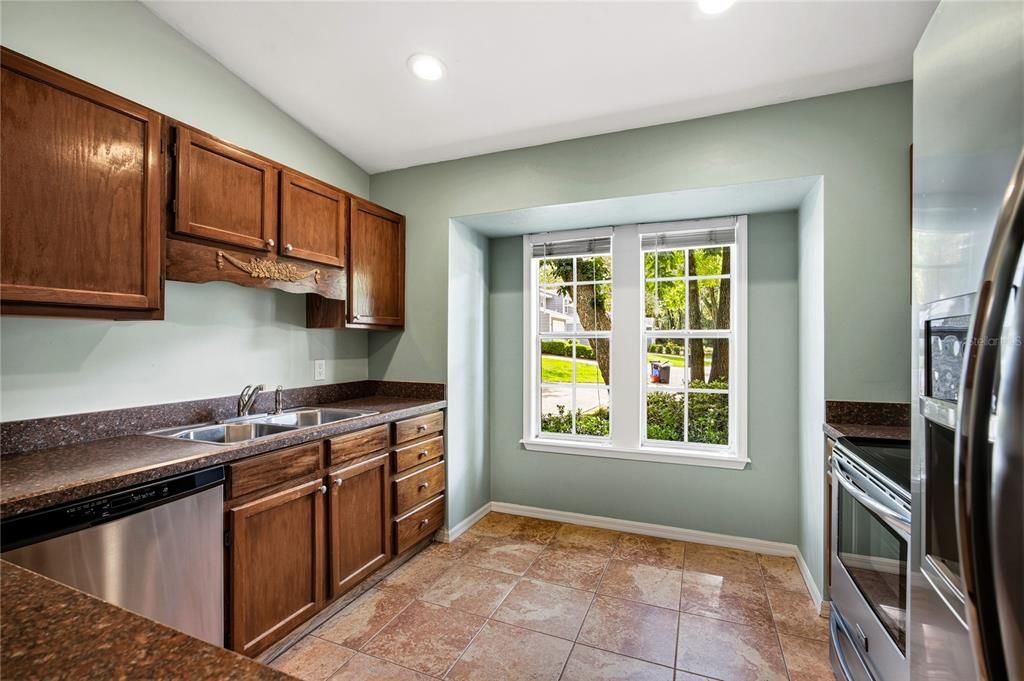 Active With Contract: $242,000 (2 beds, 2 baths, 1102 Square Feet)