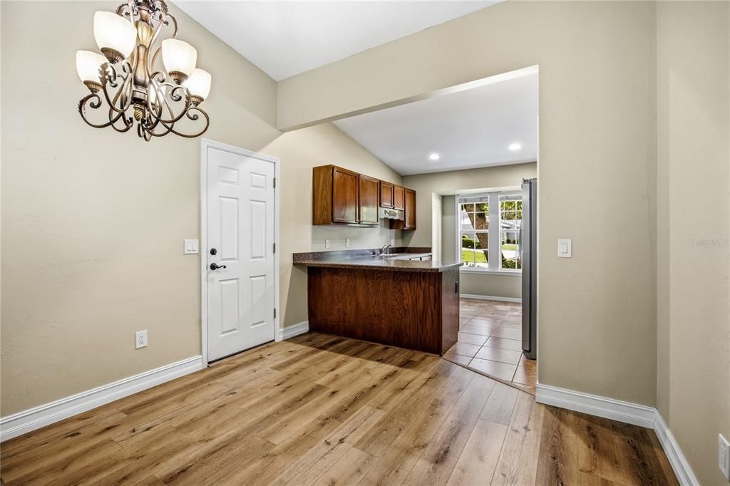 Active With Contract: $242,000 (2 beds, 2 baths, 1102 Square Feet)