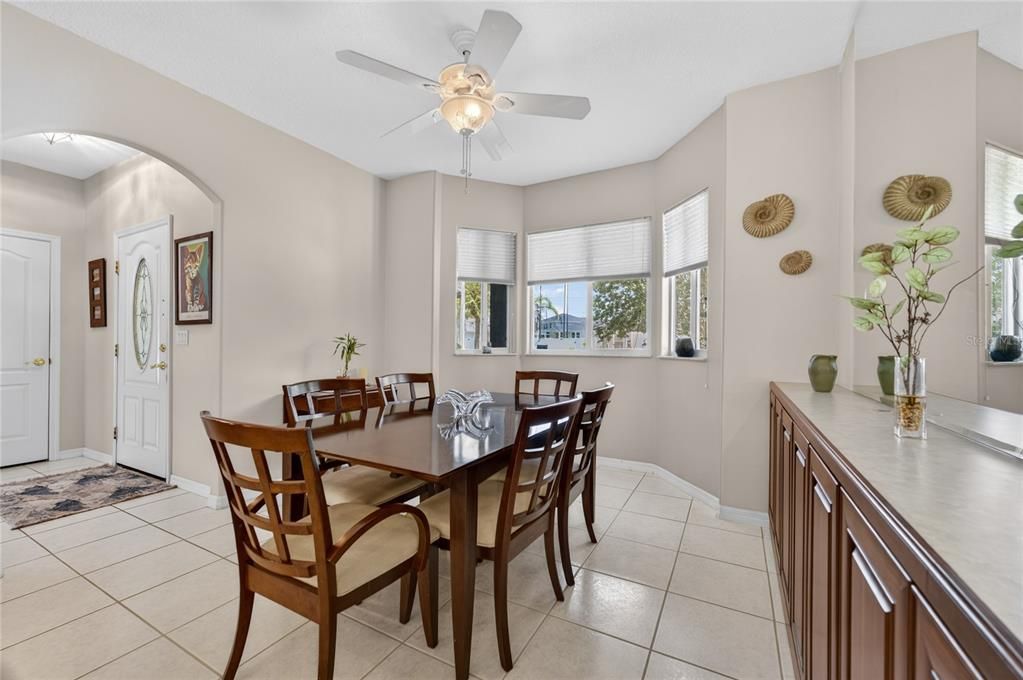 En Venta: $450,000 (4 camas, 3 baños, 2537 Pies cuadrados)