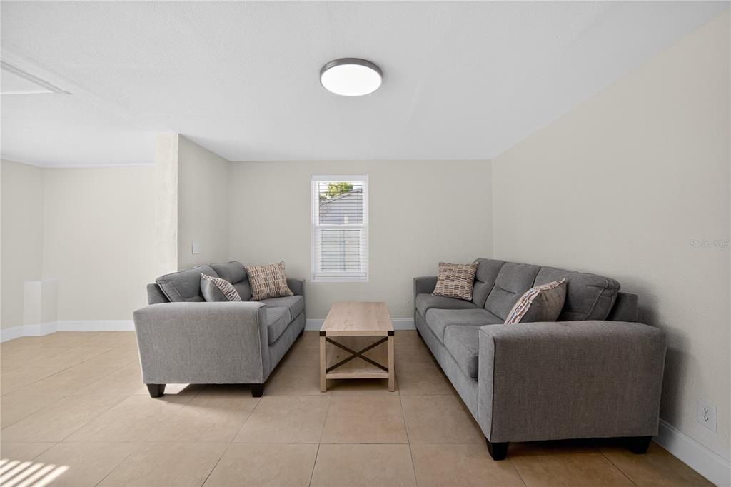 For Rent: $2,500 (3 beds, 2 baths, 1030 Square Feet)