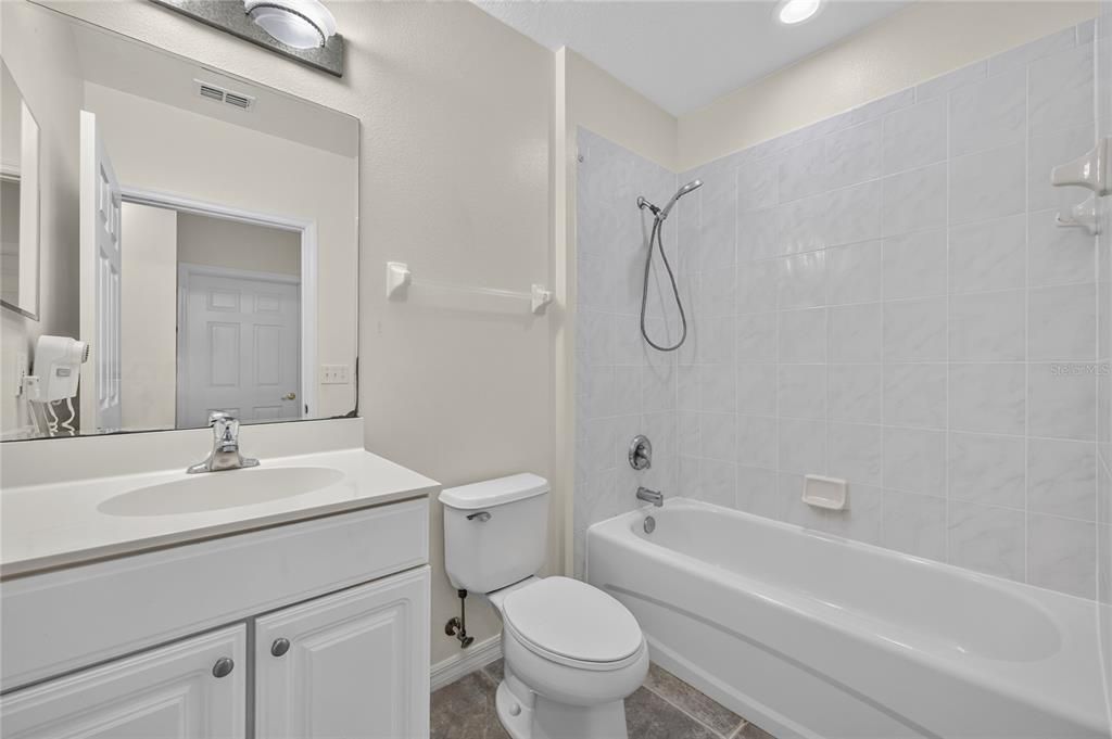 На продажу: $449,900 (3 спален, 2 ванн, 1377 Квадратных фут)
