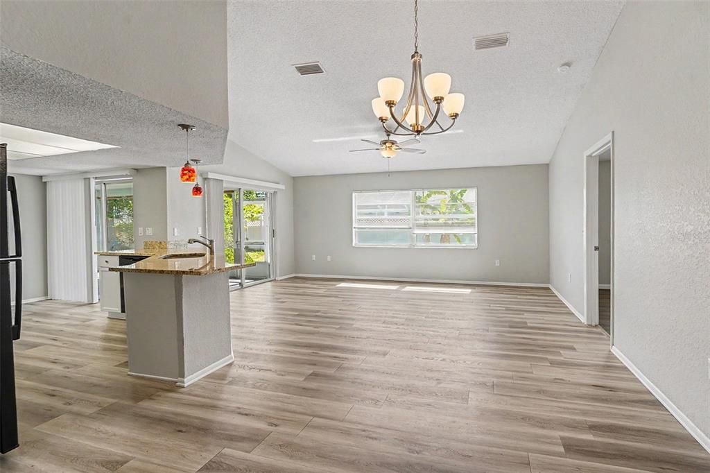 For Sale: $294,900 (3 beds, 2 baths, 1498 Square Feet)