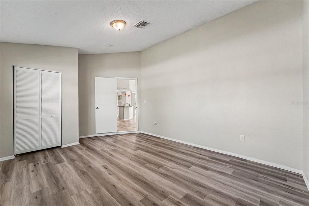 For Sale: $294,900 (3 beds, 2 baths, 1498 Square Feet)