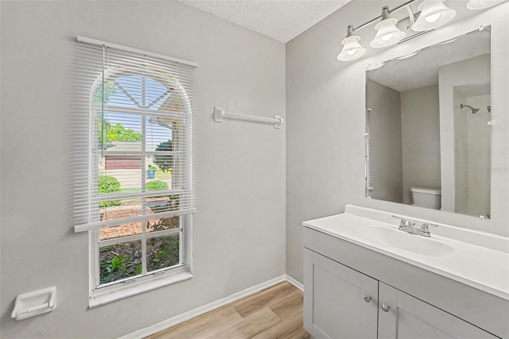 For Sale: $294,900 (3 beds, 2 baths, 1498 Square Feet)