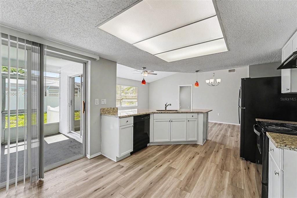 For Sale: $294,900 (3 beds, 2 baths, 1498 Square Feet)