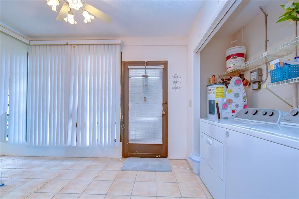 For Sale: $175,000 (2 beds, 2 baths, 1094 Square Feet)