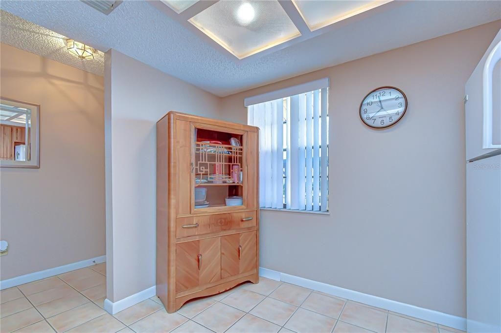 For Sale: $175,000 (2 beds, 2 baths, 1094 Square Feet)