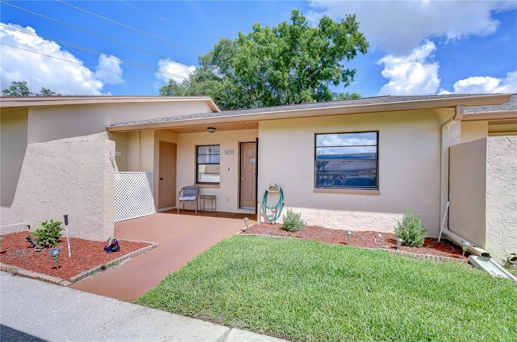For Sale: $175,000 (2 beds, 2 baths, 1094 Square Feet)