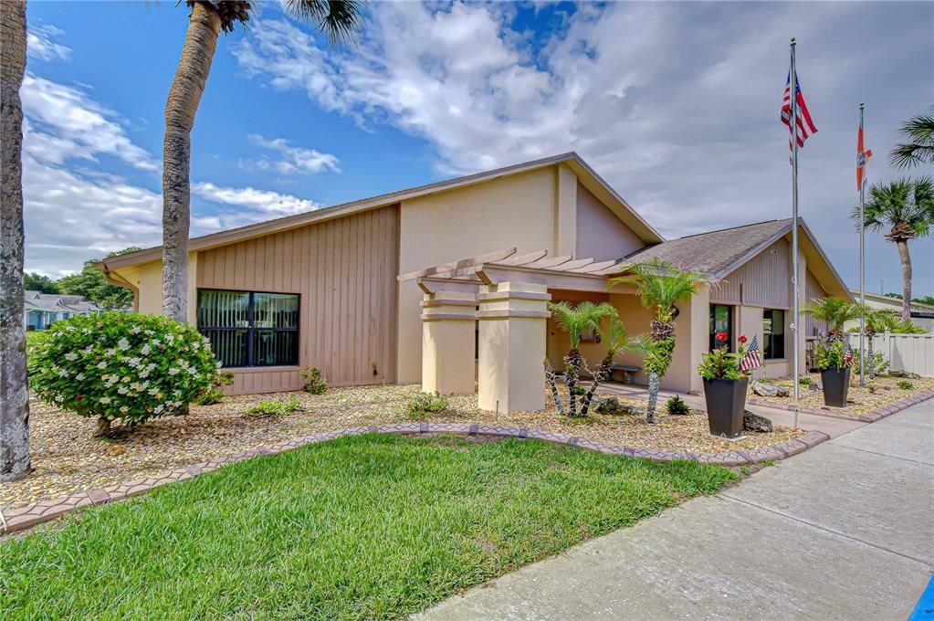 For Sale: $175,000 (2 beds, 2 baths, 1094 Square Feet)