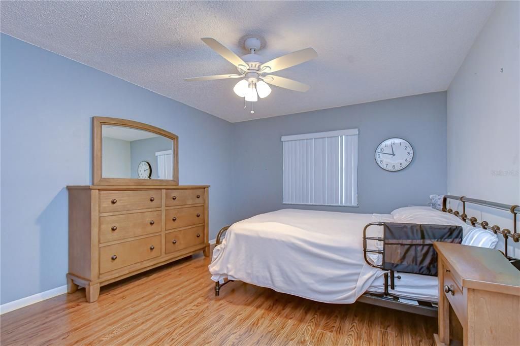 For Sale: $175,000 (2 beds, 2 baths, 1094 Square Feet)
