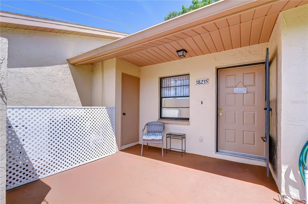 For Sale: $175,000 (2 beds, 2 baths, 1094 Square Feet)