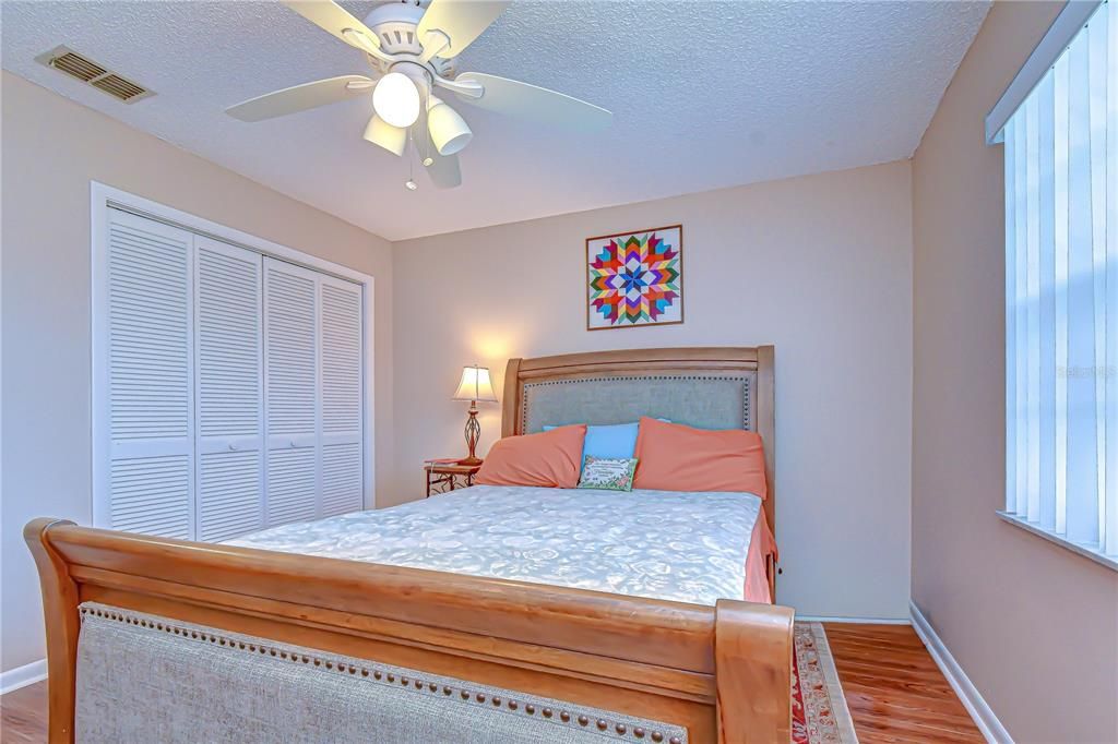 For Sale: $175,000 (2 beds, 2 baths, 1094 Square Feet)