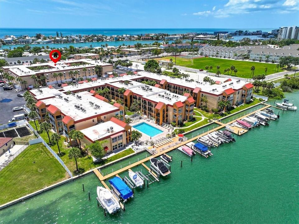 Active With Contract: $224,900 (2 beds, 1 baths, 760 Square Feet)