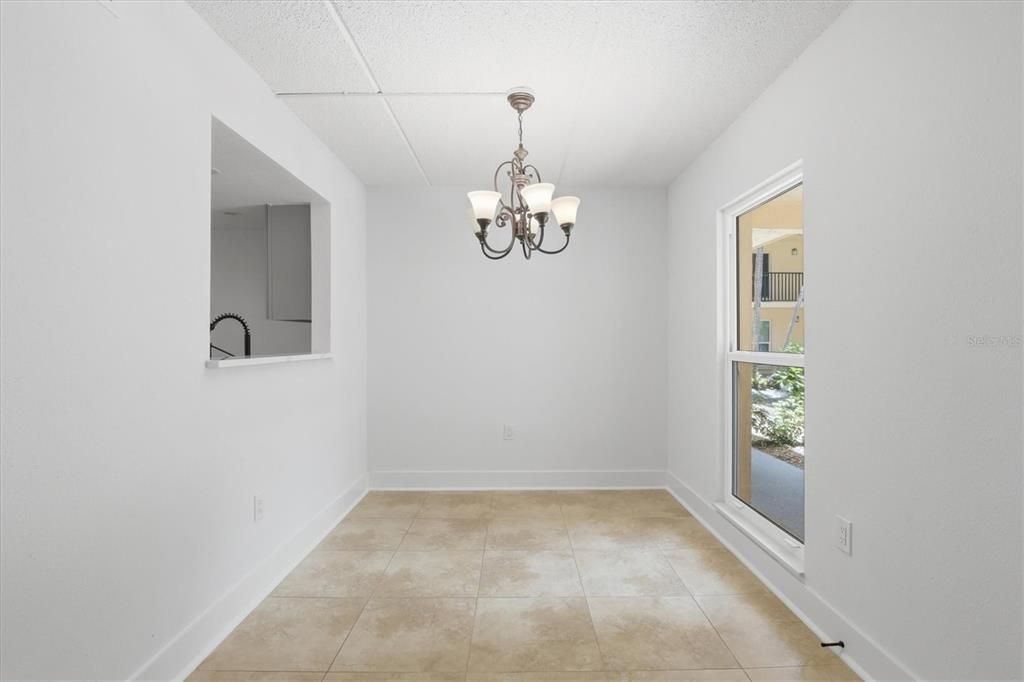 Active With Contract: $224,900 (2 beds, 1 baths, 760 Square Feet)