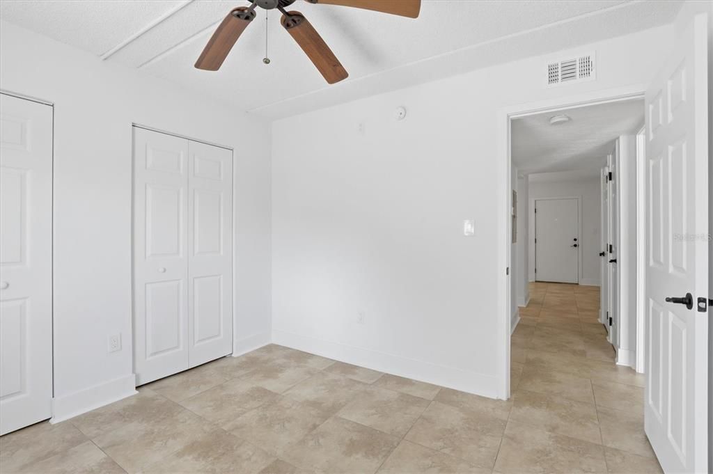 Active With Contract: $224,900 (2 beds, 1 baths, 760 Square Feet)