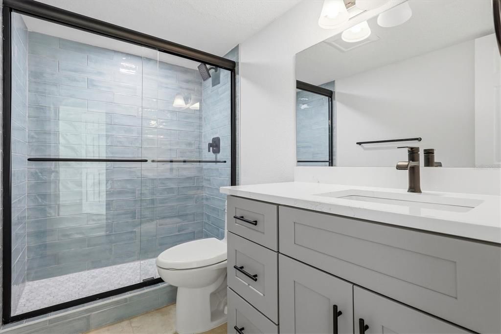 Active With Contract: $224,900 (2 beds, 1 baths, 760 Square Feet)